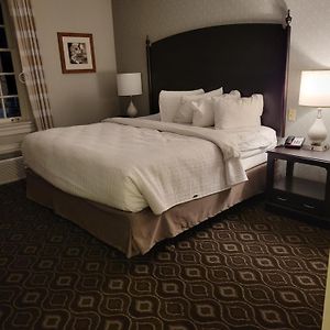 King Room Mobility Access or Non-Smoking